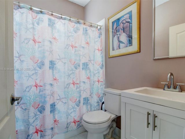 Home for sale at 1156 NE 37th Pl - photo 6036575