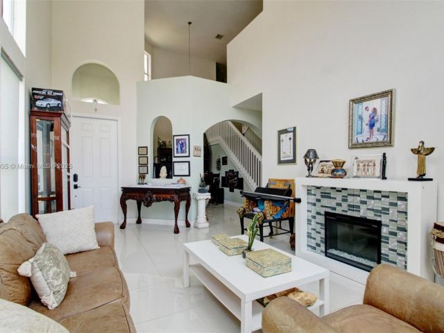 Home for sale at 1156 NE 37th Pl - photo 6036577