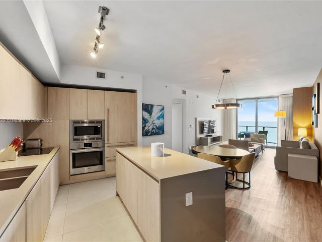 Apartment for rent  Unit #2307 - photo 5989715