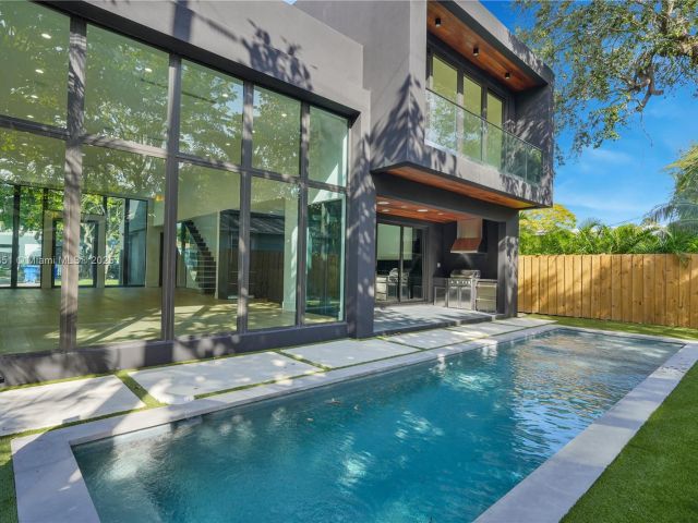 Home for sale at 30 NE 50th St - photo 5987262