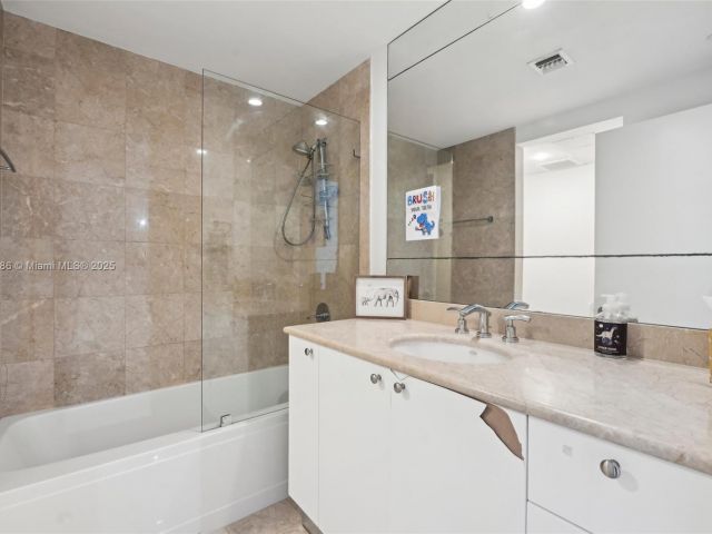 Apartment for sale  Unit #1009 - photo 6007168