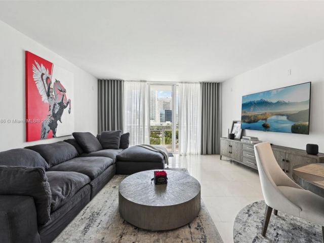 Apartment for sale  Unit #1009 - photo 6007177