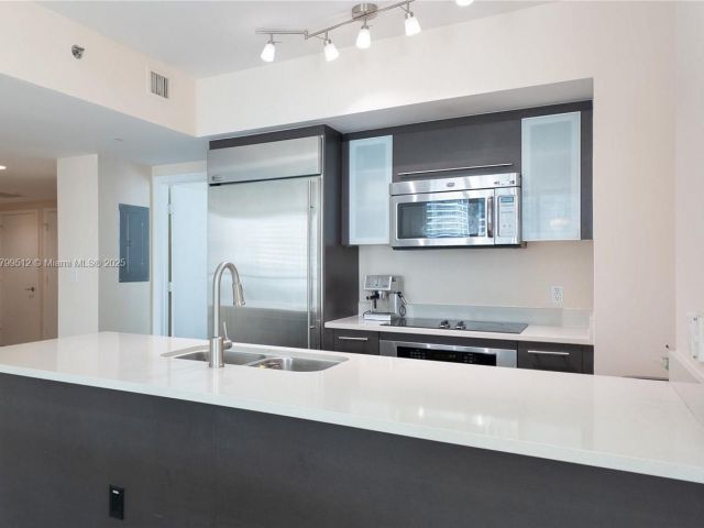 Apartment for sale  Unit #1907 - photo 6088666