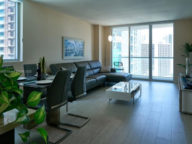 Apartment for sale  Unit #1907 - photo 6088668