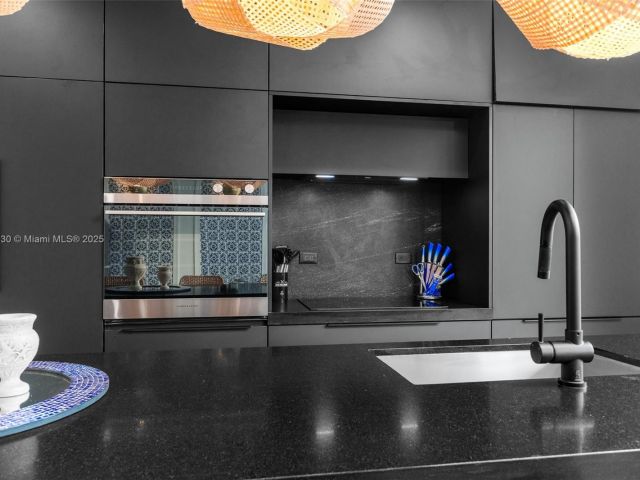 Home for rent at 408 NW 52nd St 408 - photo 6031479