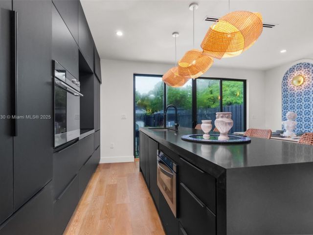 Home for rent at 408 NW 52nd St 408 - photo 6031482