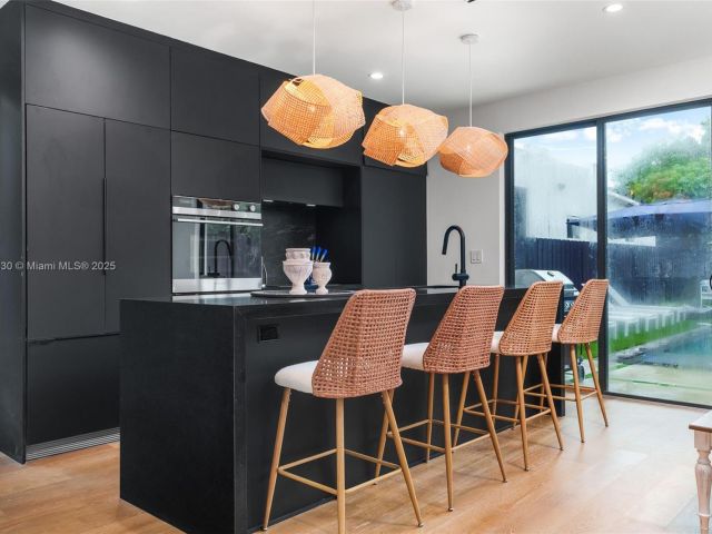 Home for rent at 408 NW 52nd St 408 - photo 6031486