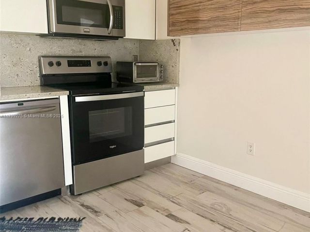 Home for sale at 10121 NW 51st Ln - photo 5986251