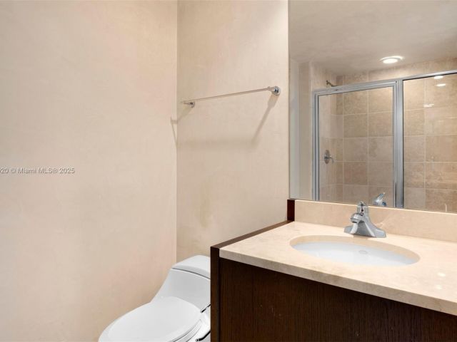 Apartment for sale  Unit #5206 - photo 6900582