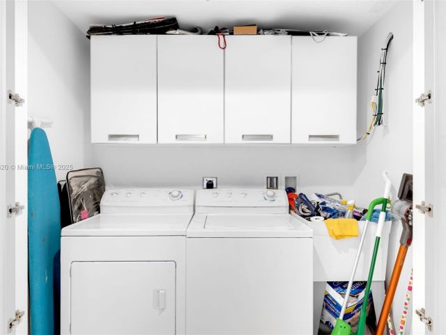 Apartment for sale  Unit #5206 - photo 6900583