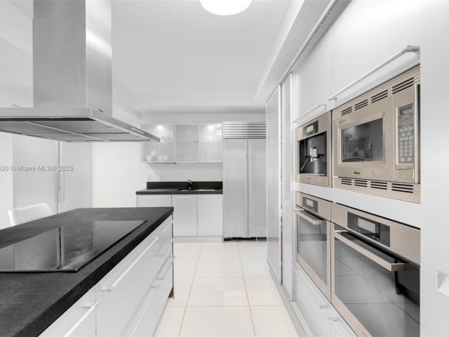 Apartment for sale  Unit #5206 - photo 6900588