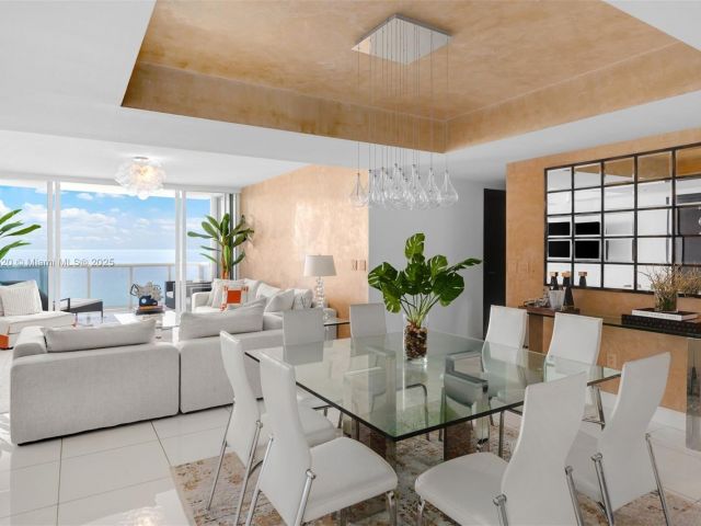 Apartment for sale  Unit #5206 - photo 6900590