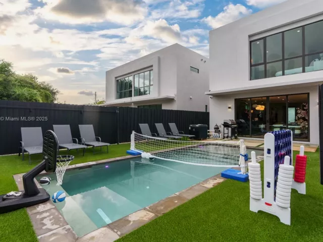 3-bedroom home for rent in Miami - 410 NW 52nd St 410 - MondialRealty