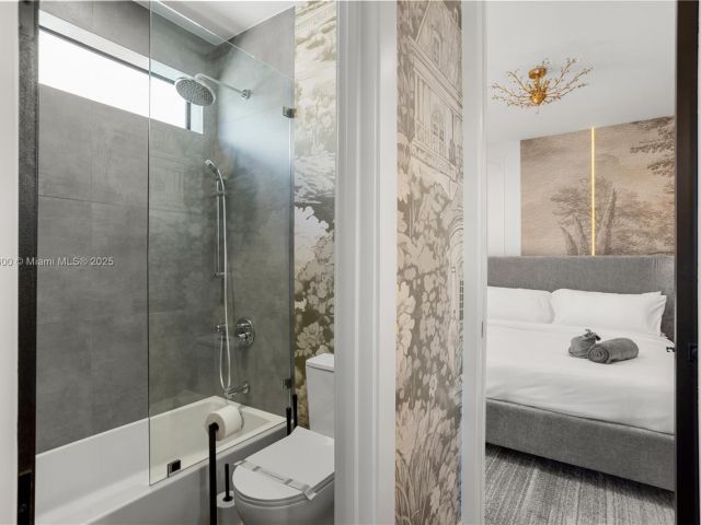 Home for rent at 414 NW 52nd St 414 - photo 6031436