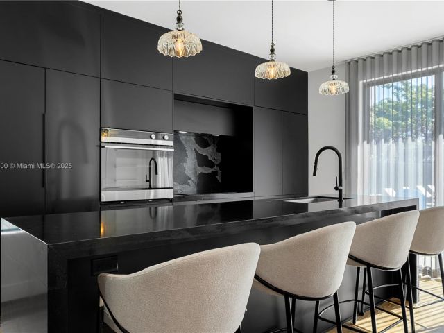 Home for rent at 414 NW 52nd St 414 - photo 6031439