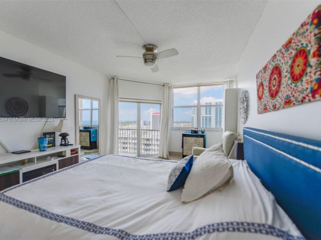 Apartment for rent  Unit #PHD - photo 5988571