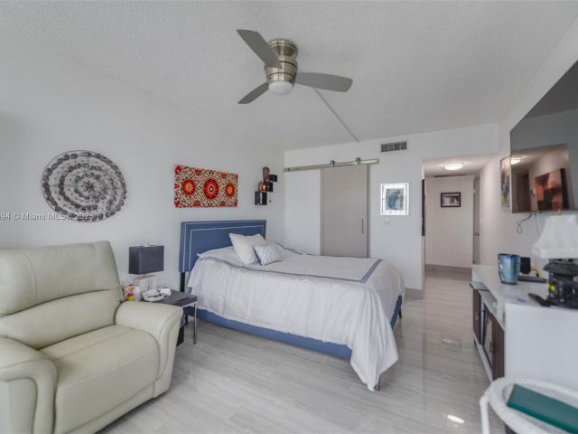 Apartment for rent  Unit #PHD - photo 5988572