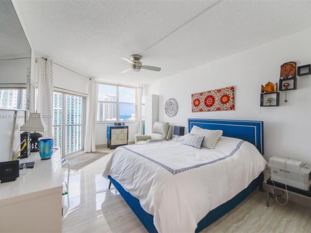 Apartment for rent  Unit #PHD - photo 5988574