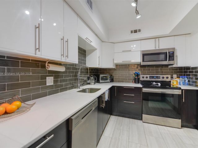 Apartment for rent  Unit #PHD - photo 5988578