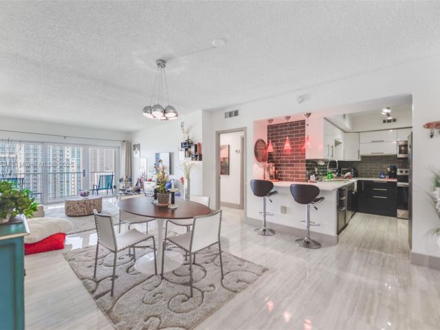 Apartment for rent  Unit #PHD - photo 5988588