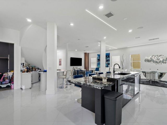 Home for sale at 682 Cresta Circle - photo 6003551