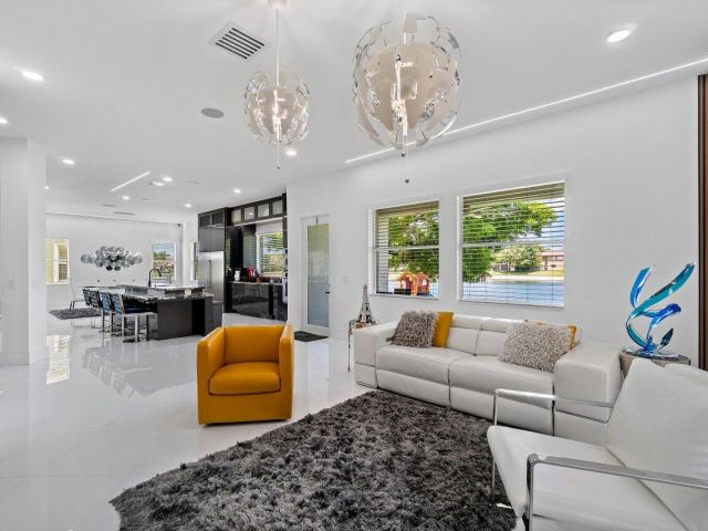 Home for sale at 682 Cresta Circle - photo 6003552