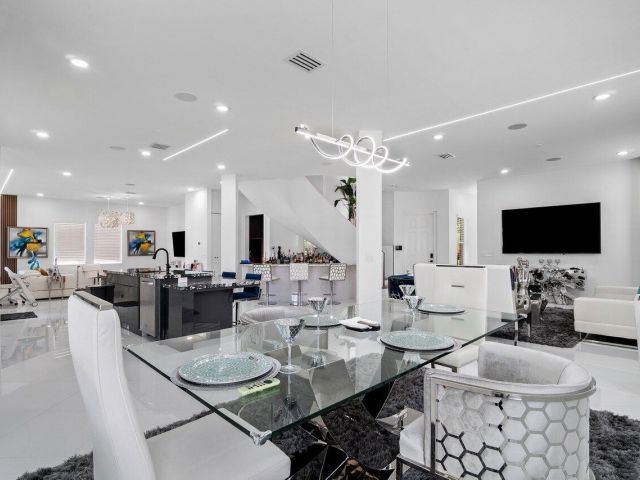 Home for sale at 682 Cresta Circle - photo 6003556