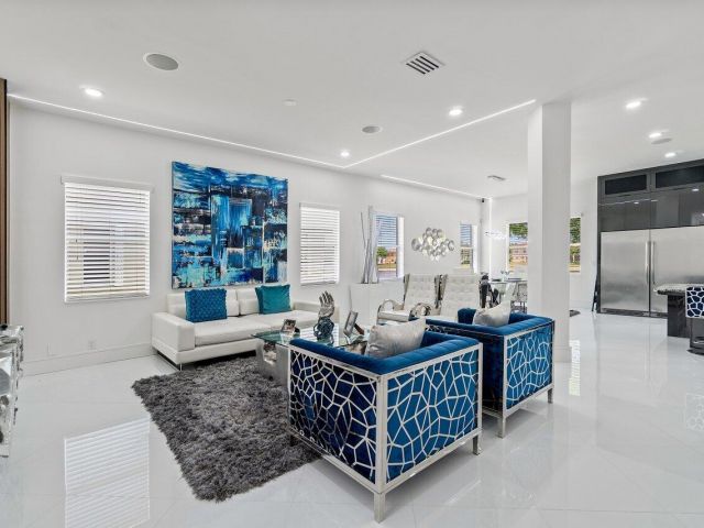 Home for sale at 682 Cresta Circle - photo 6003563