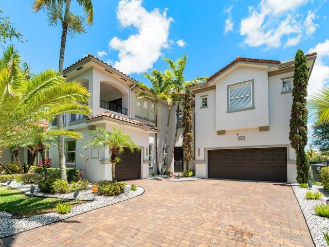 Home for sale at 682 Cresta Circle - photo 6003570