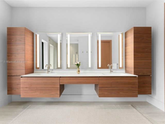 Home for sale at 2323 SW 2nd Ave - photo 6003879