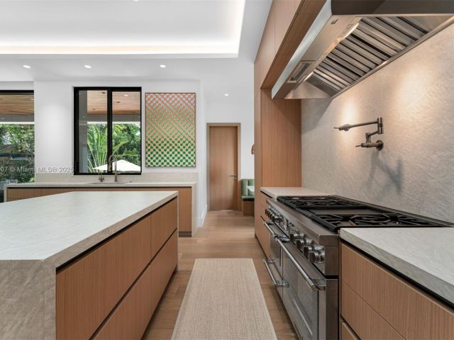 Home for sale at 2323 SW 2nd Ave - photo 6003889