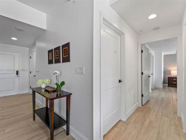 Apartment for sale  Unit #1107 - photo 6016825