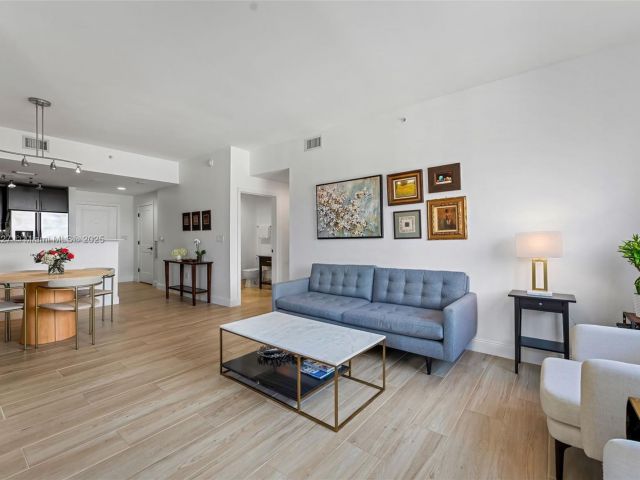 Apartment for sale  Unit #1107 - photo 6016827