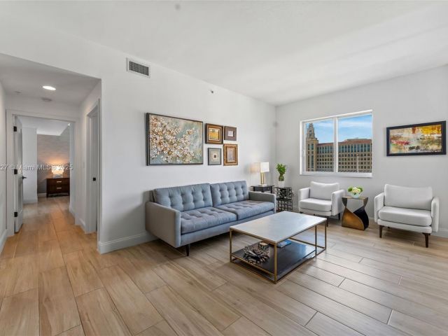 Apartment for sale  Unit #1107 - photo 6016828