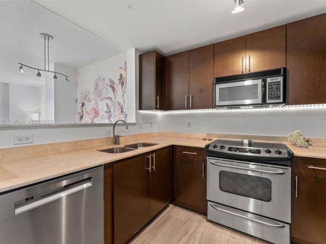 Apartment for sale  Unit #1107 - photo 6016833