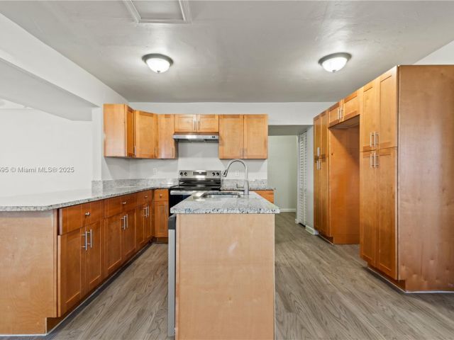 Home for sale at 3121 NE 13th Ave - photo 5988549