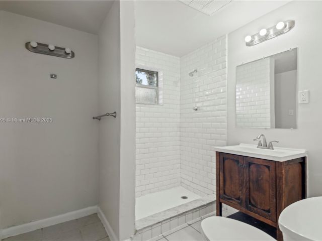 Home for sale at 3121 NE 13th Ave - photo 5988556