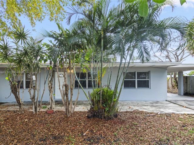 Home for sale at 3121 NE 13th Ave - photo 5988559