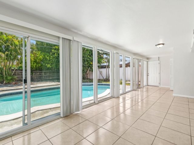 Home for sale at 334 NW 12th Ave - photo 5995298