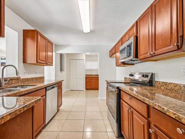 Home for sale at 334 NW 12th Ave - photo 5995304