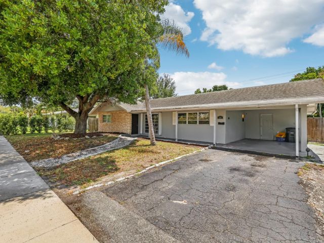 Home for sale at 334 NW 12th Ave - photo 5995311