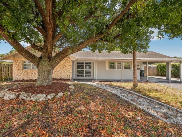 Home for sale at 334 NW 12th Ave - photo 5995312