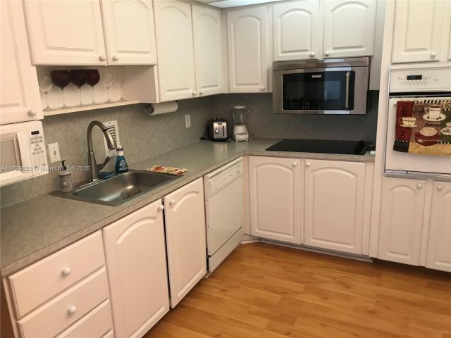 Apartment for rent  Unit #14K - photo 5989855