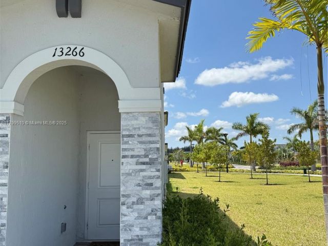 Home for rent at 13266 SW 285th St 0 - photo 5988971