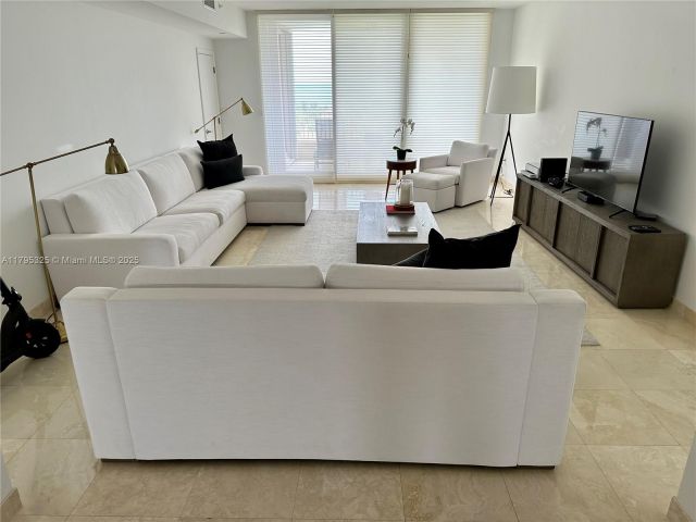 Apartment for rent  Unit #803 - photo 5993612