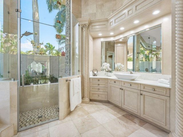 Home for sale at 17906 Aberdeen Way - photo 6015078