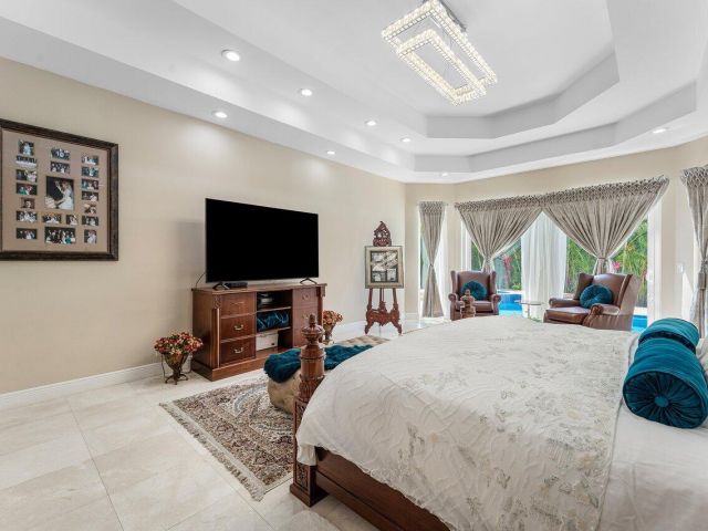 Home for sale at 17906 Aberdeen Way - photo 6015081