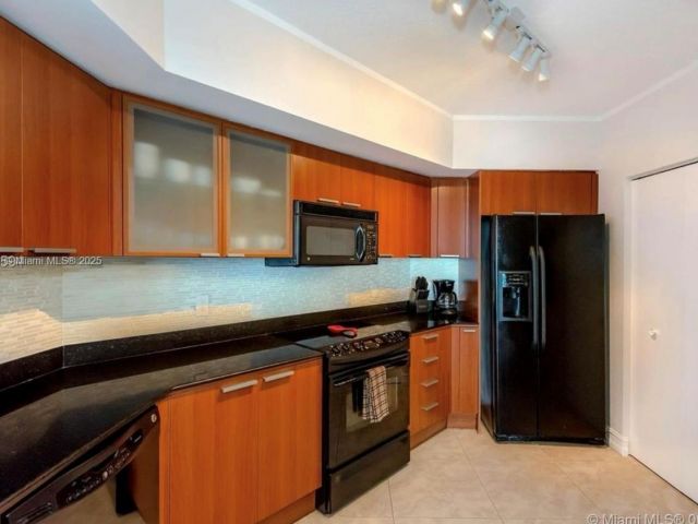 Apartment for rent  Unit #3902 - photo 5993383