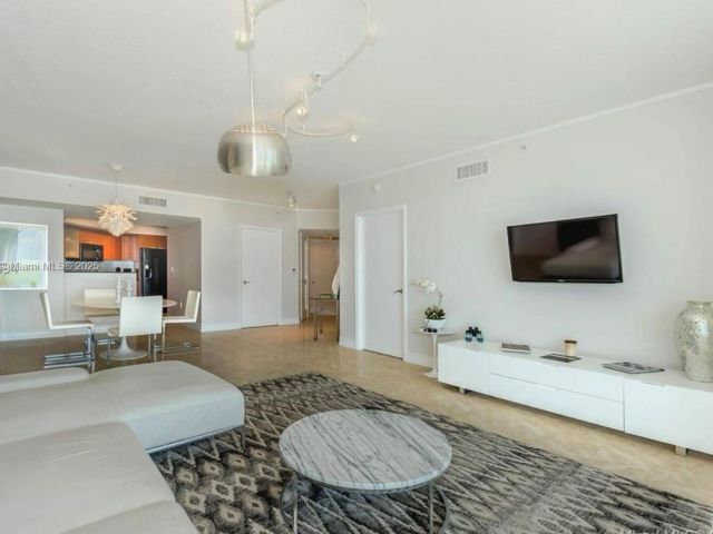 Apartment for rent  Unit #3902 - photo 5993384