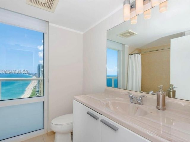 Apartment for rent  Unit #3902 - photo 5993390